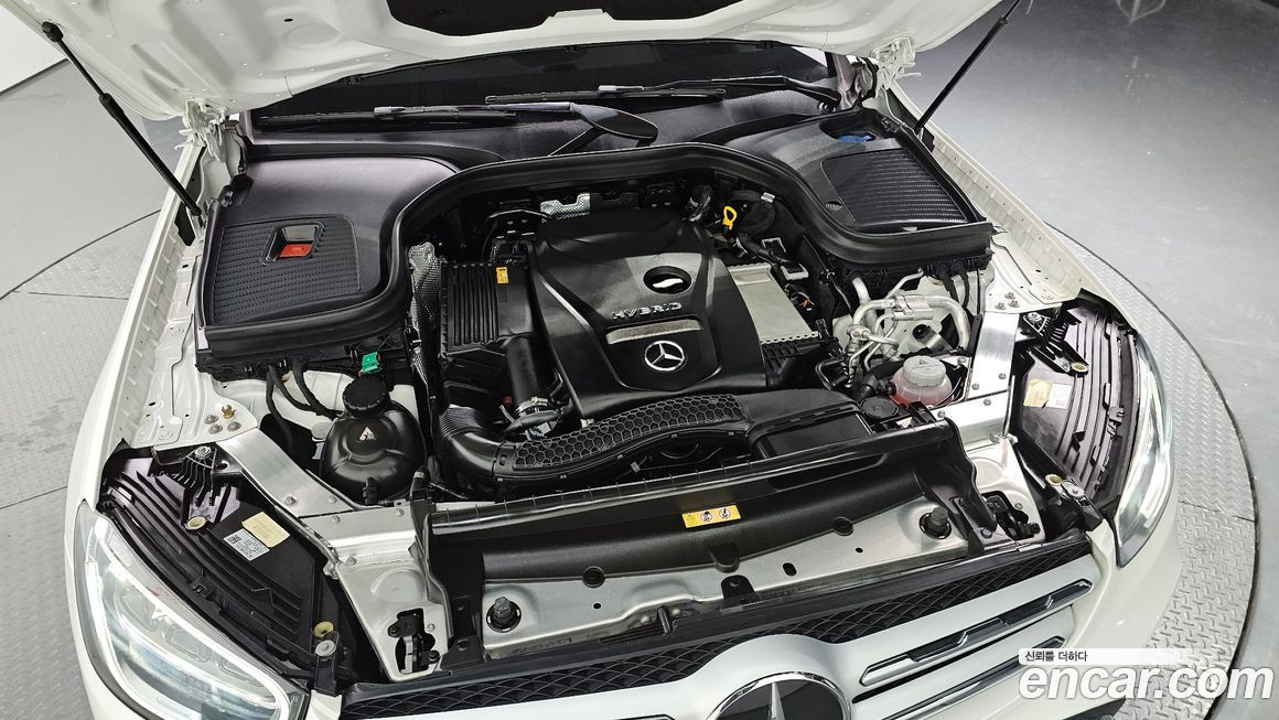 Mercedes-Benz GLC-Class 2021