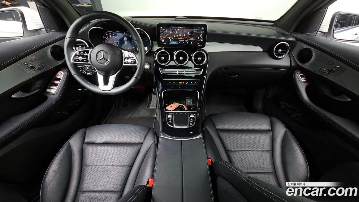 Mercedes-Benz GLC-Class 2021