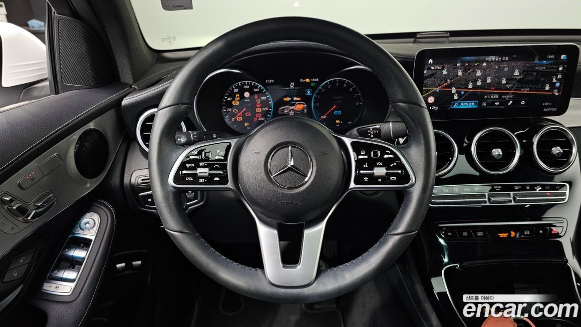 Mercedes-Benz GLC-Class 2021