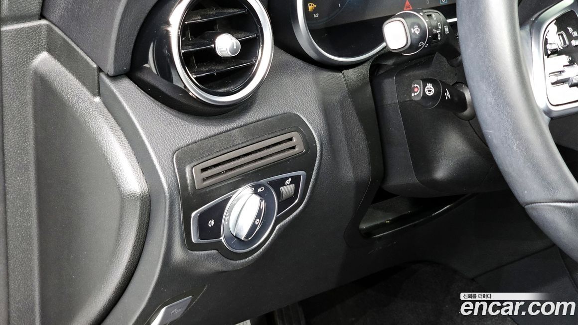 Mercedes-Benz GLC-Class 2021