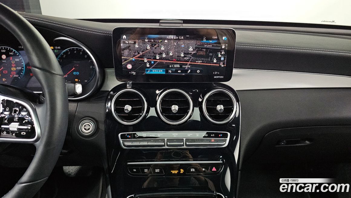 Mercedes-Benz GLC-Class 2021