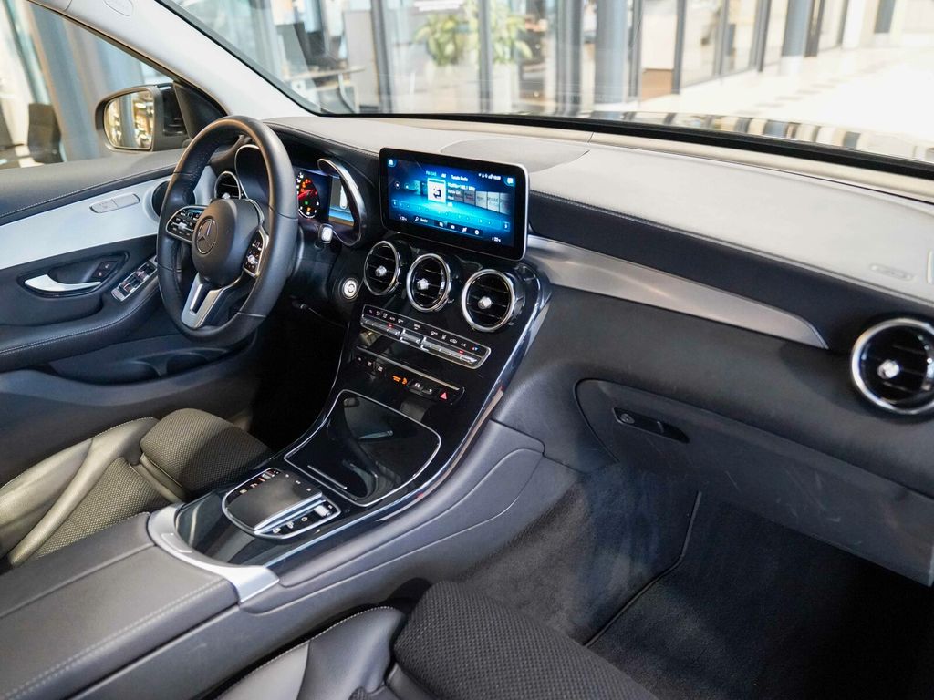 Mercedes-Benz GLC 300 2021