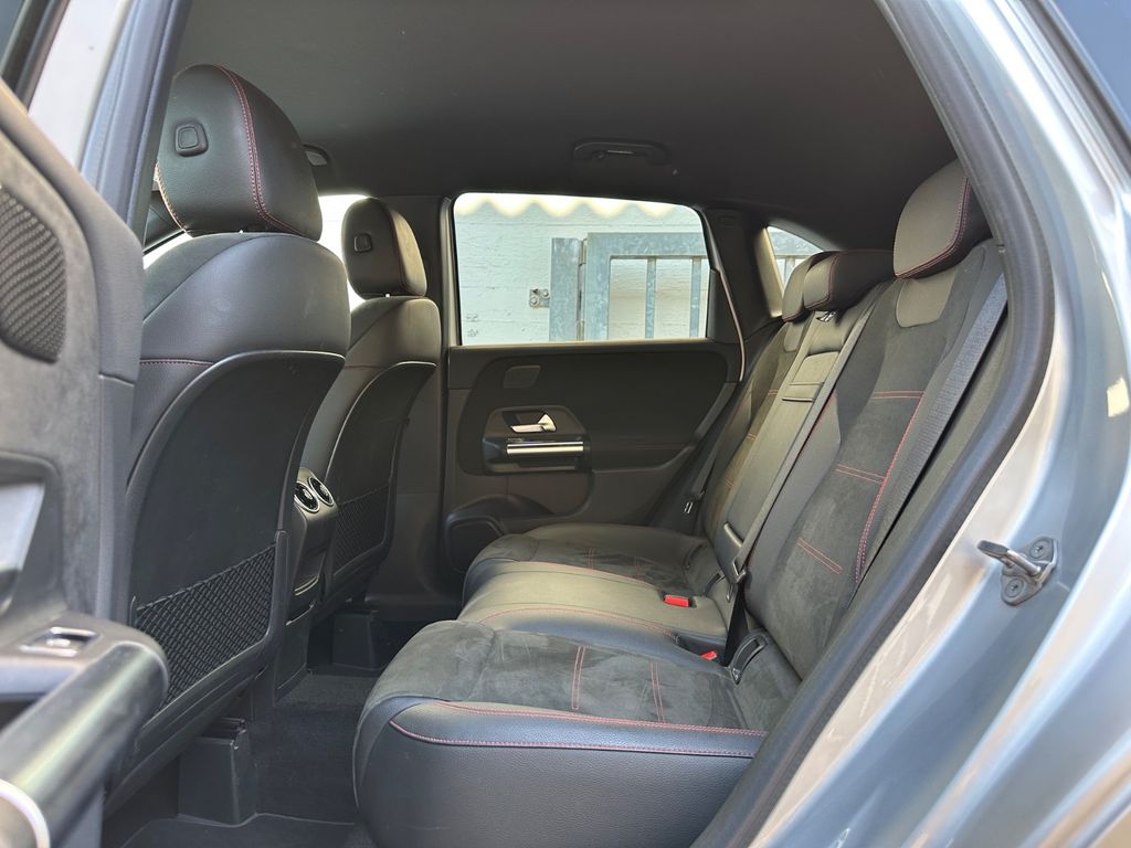 Mercedes-Benz B 180 2021