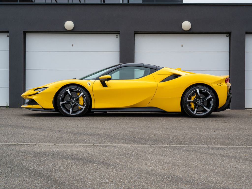 Ferrari SF90 2023