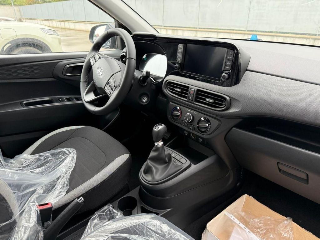 Hyundai i10 2025