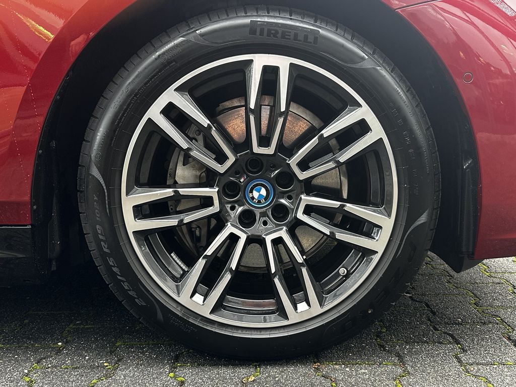 BMW i5 2025