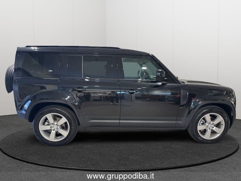 Land Rover Defender 2024