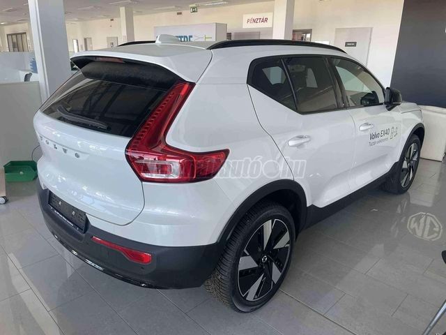 Volvo EX40 2025