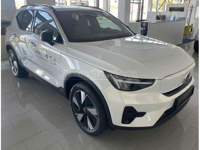 Volvo EX40 2025