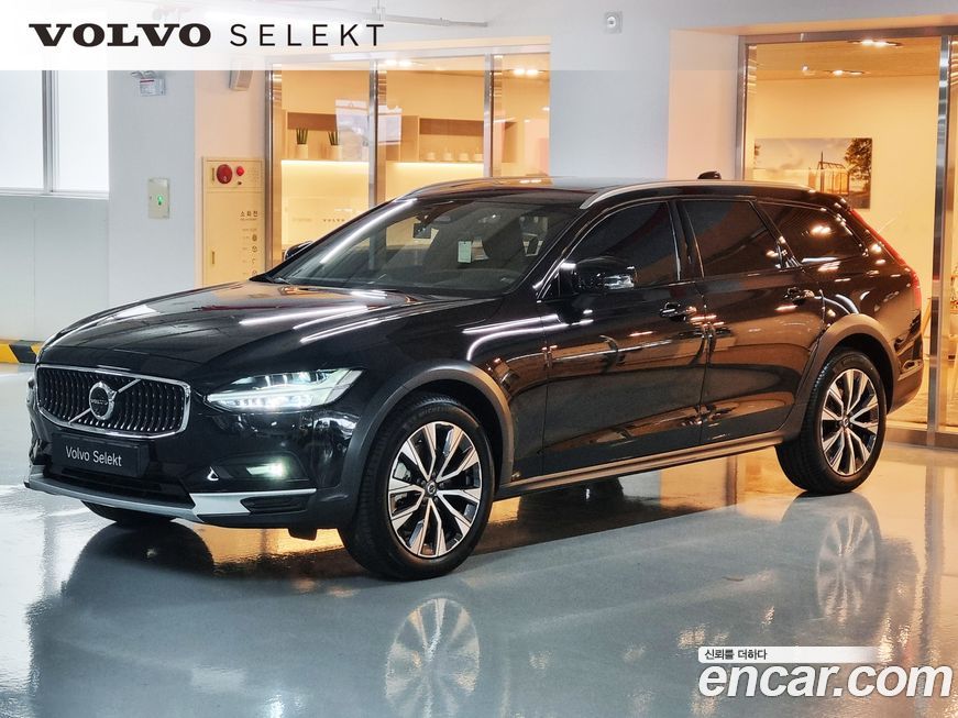 Volvo V90 2024