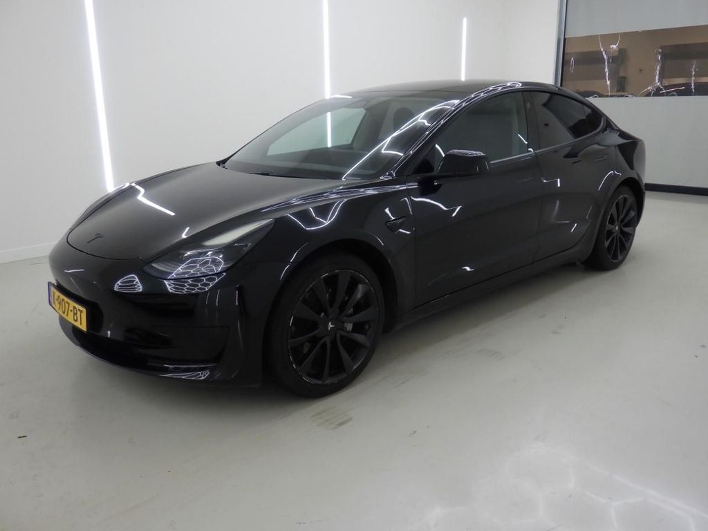 Tesla Model 3 2020