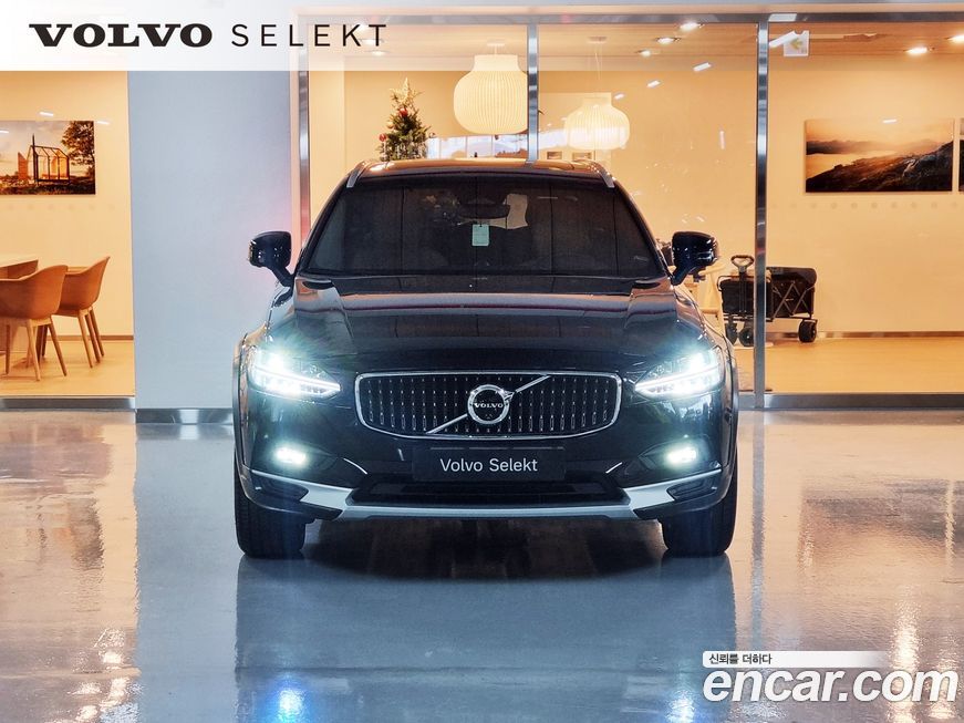 Volvo V90 2024