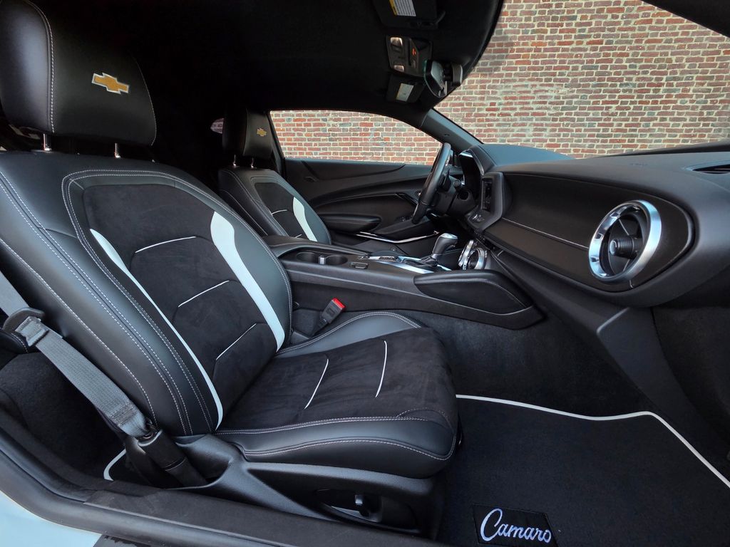 Chevrolet Camaro 2023