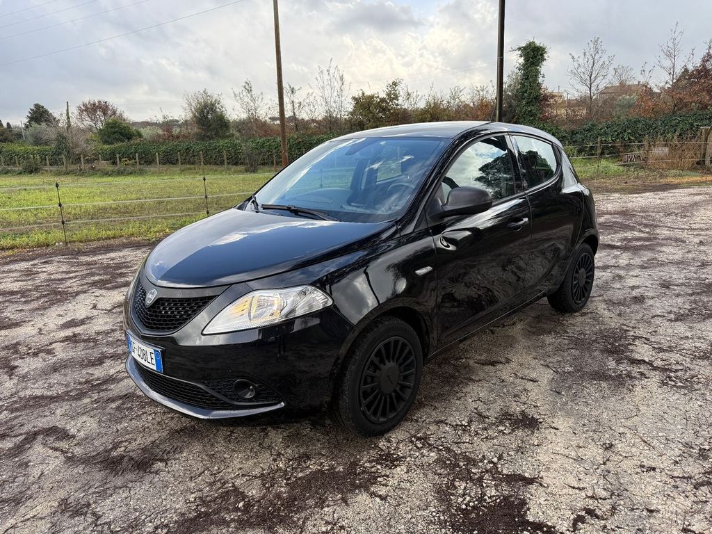 Lancia Ypsilon 2021