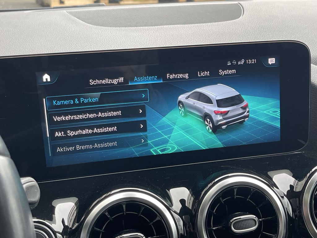 Mercedes-Benz GLA 220 2021