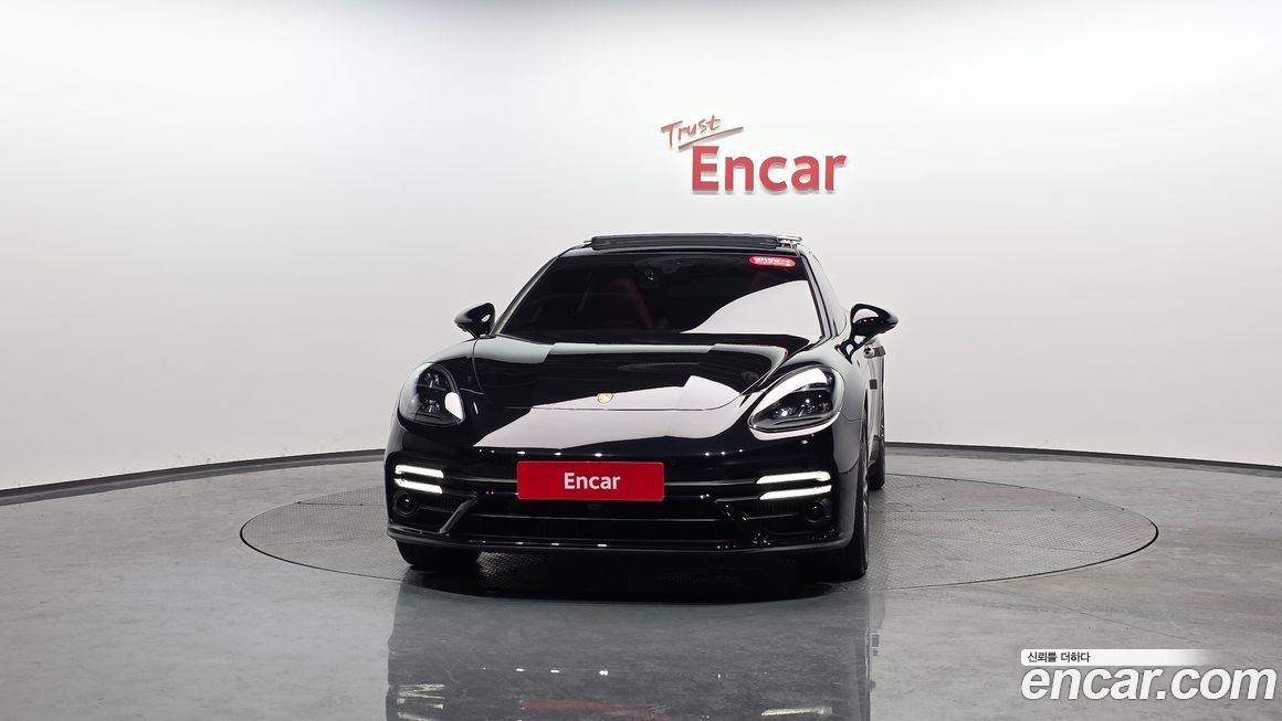 Porsche Panamera 2021