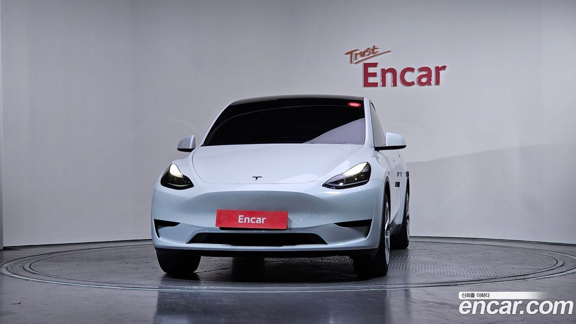 Tesla Model Y 2024