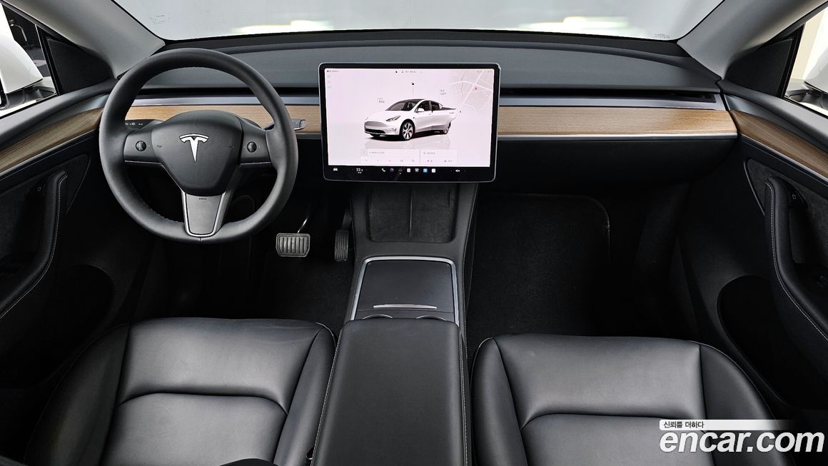 Tesla Model Y 2024
