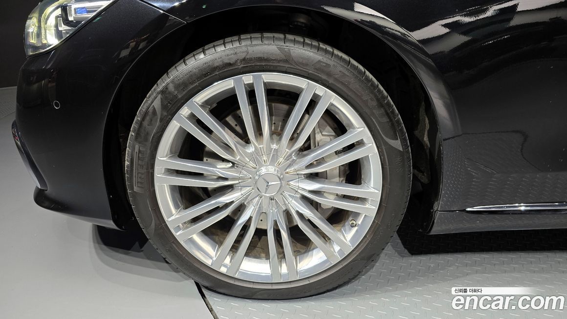 Mercedes-Benz S-Class 2023