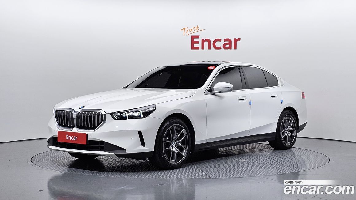 BMW 5-Series 2024