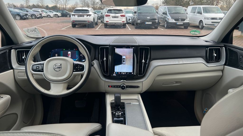 Volvo XC60 2022