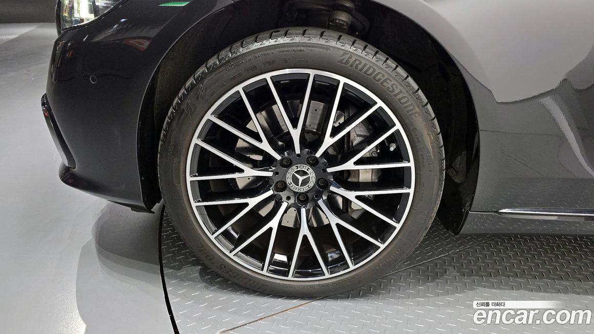 Mercedes-Benz S-Class 2023