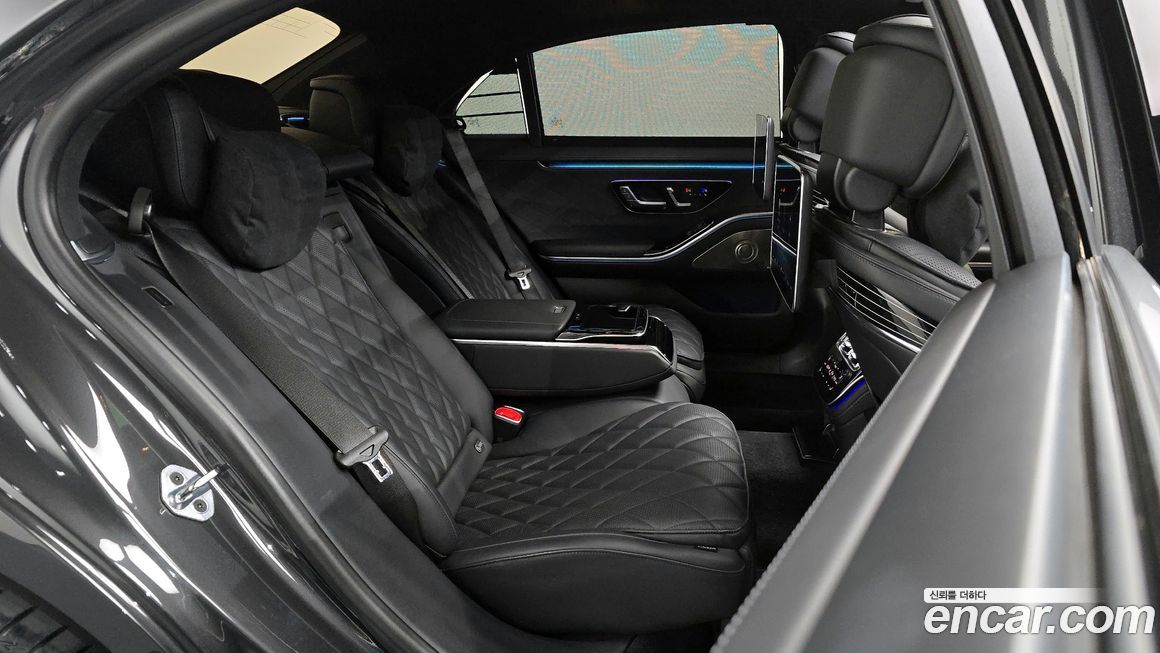 Mercedes-Benz S-Class 2023