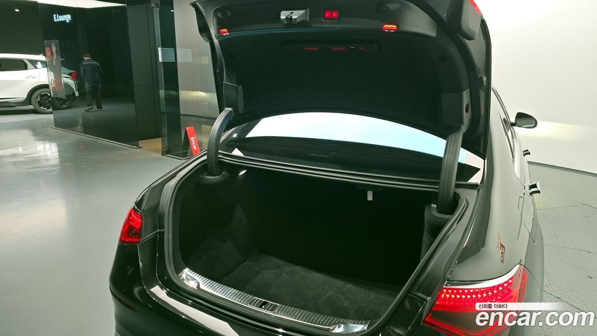 Mercedes-Benz S-Class 2023