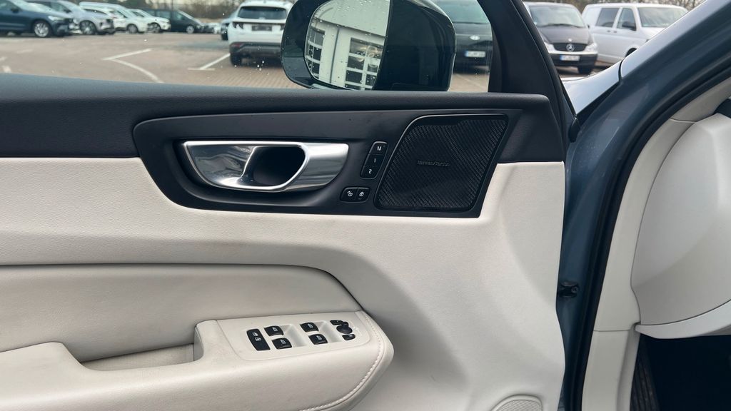 Volvo XC60 2022
