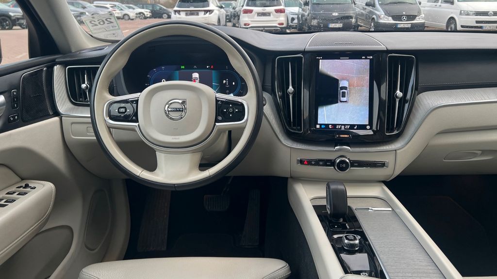 Volvo XC60 2022