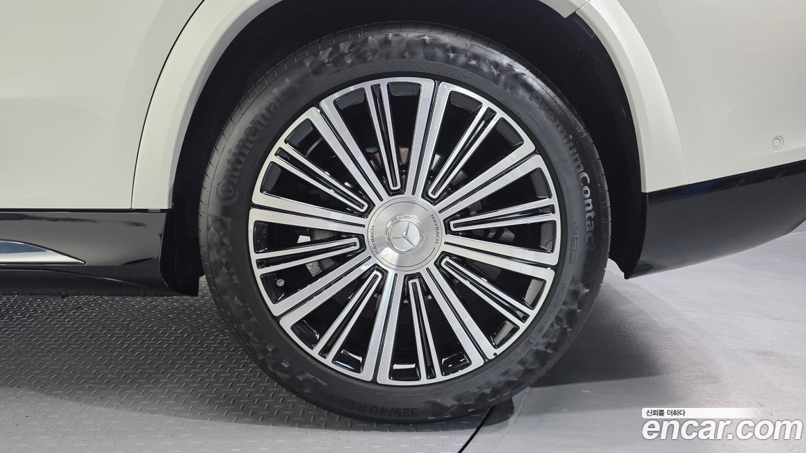 Mercedes-Benz GLS-Class 2023