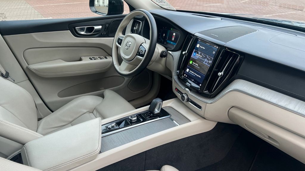Volvo XC60 2022