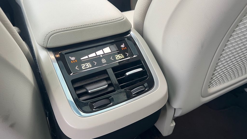 Volvo XC60 2022