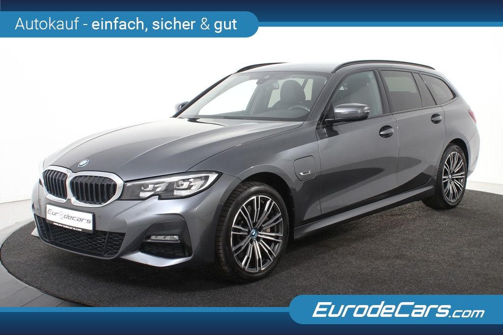BMW 330 2022