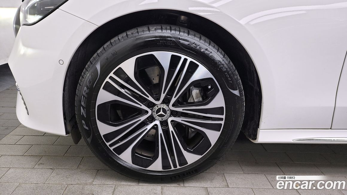 Mercedes-Benz E-Class 2025