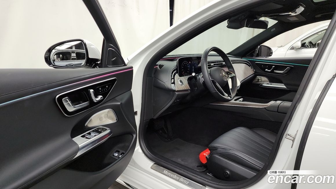 Mercedes-Benz E-Class 2025