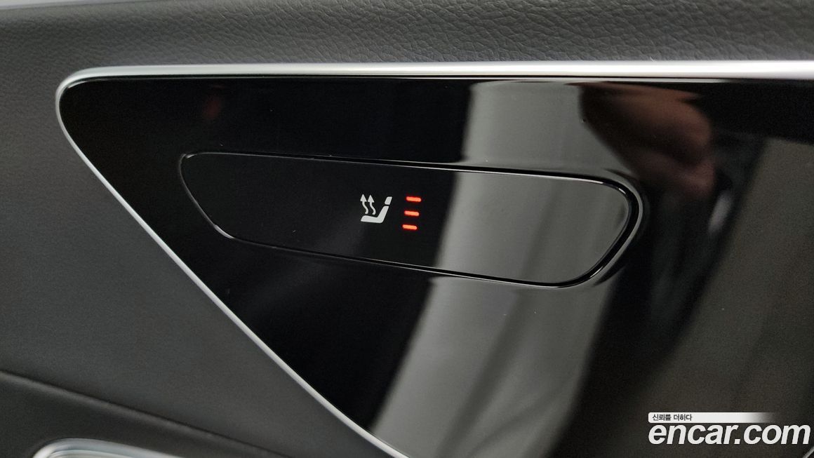 Mercedes-Benz E-Class 2025