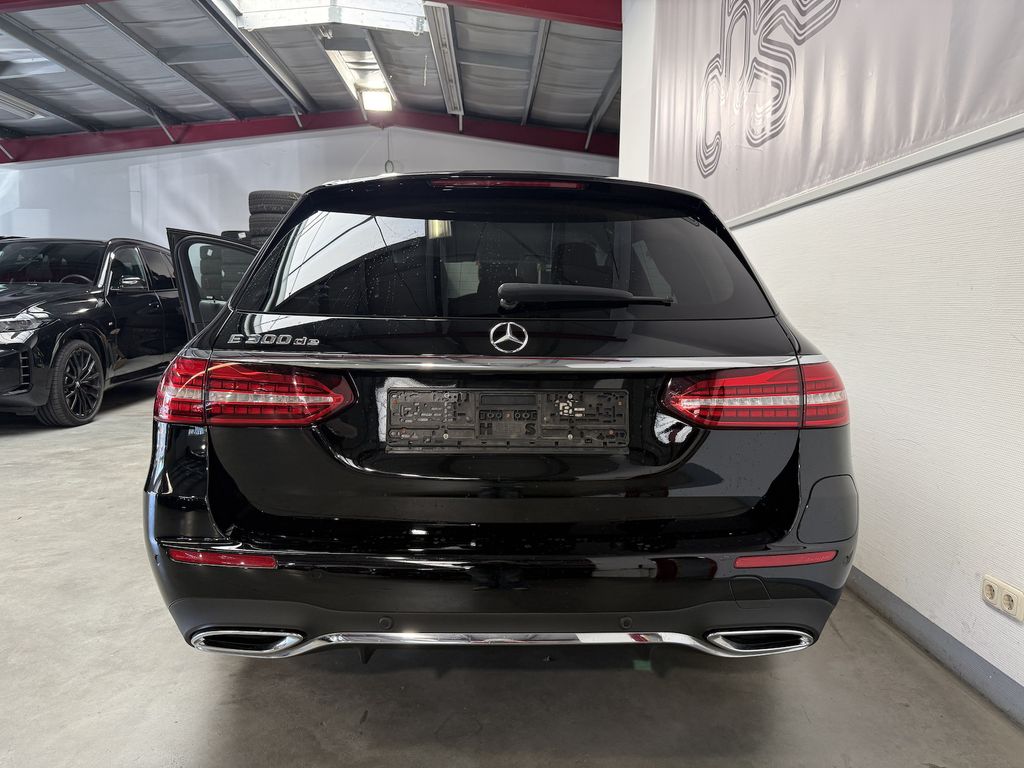 Mercedes-Benz E 300 2022