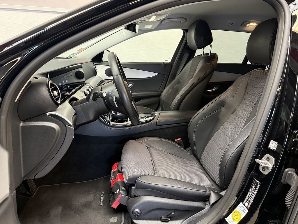 Mercedes-Benz E 300 2022