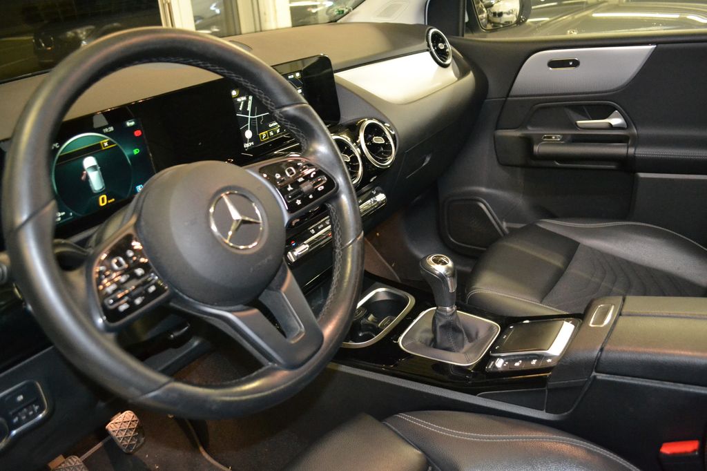 Mercedes-Benz B 180 2022