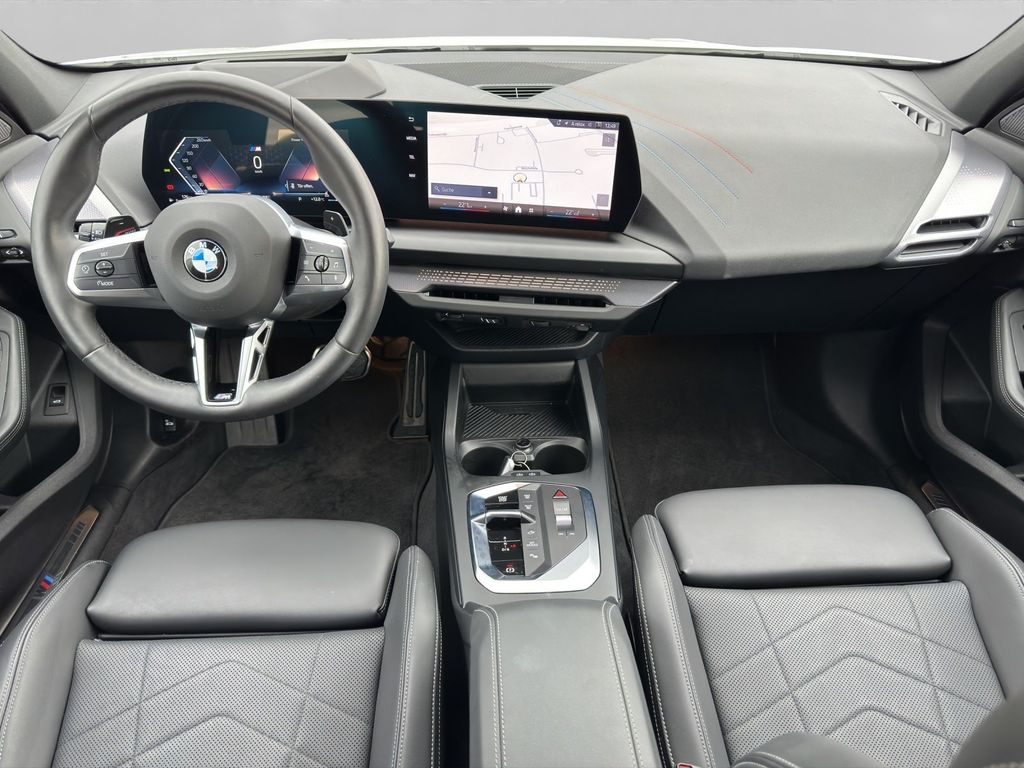 BMW 120 2025