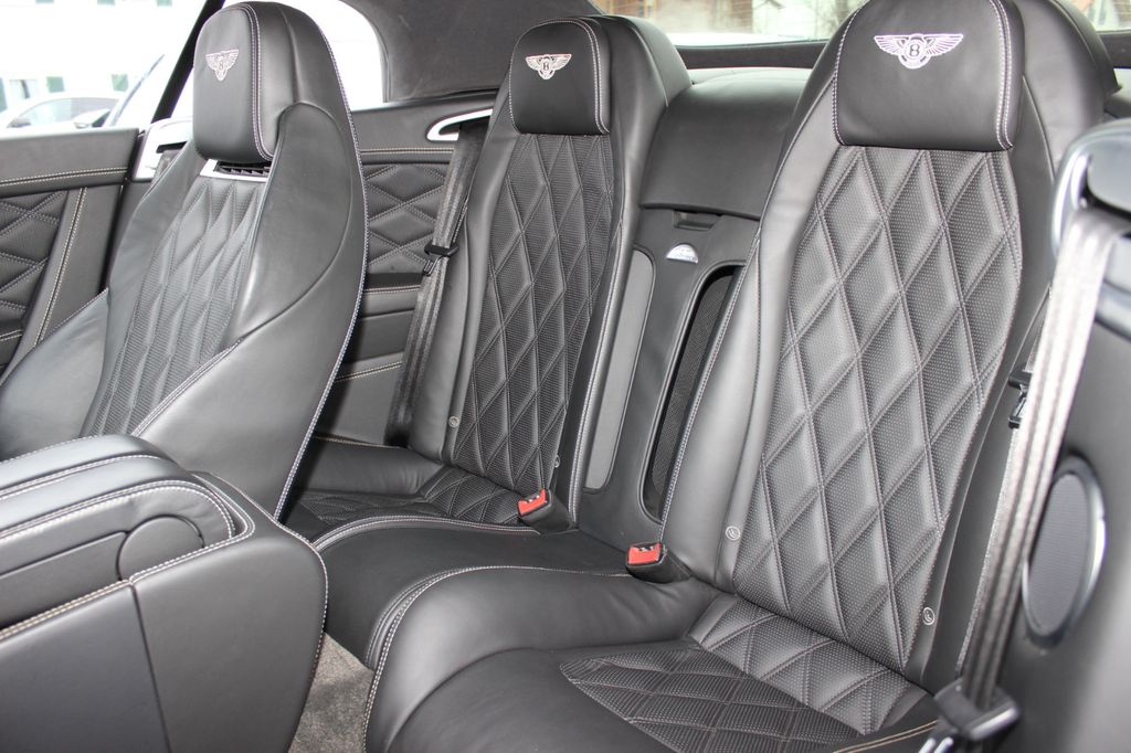 Bentley Continental GTC 2013