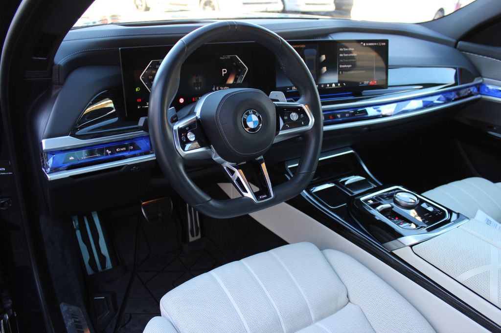 BMW 740 2023