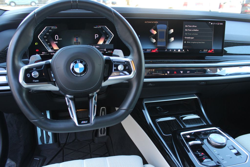 BMW 740 2023