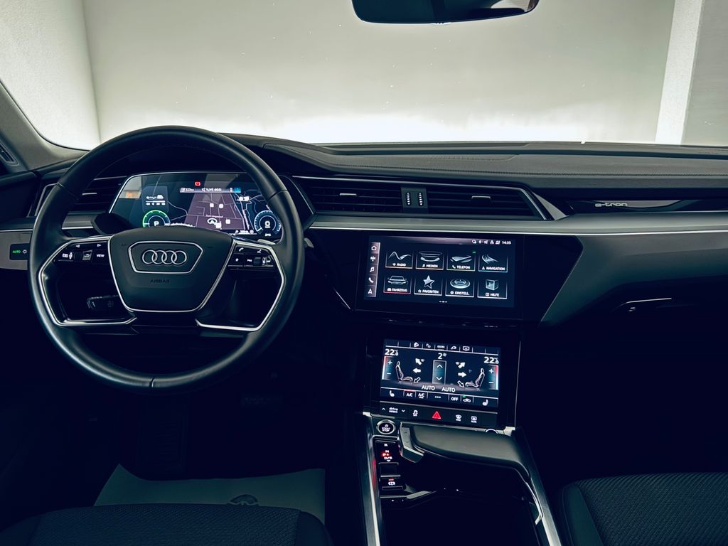 Audi e-tron 2023