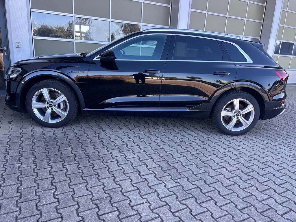 Audi e-tron 2023