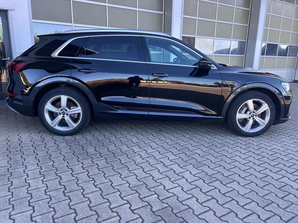 Audi e-tron 2023
