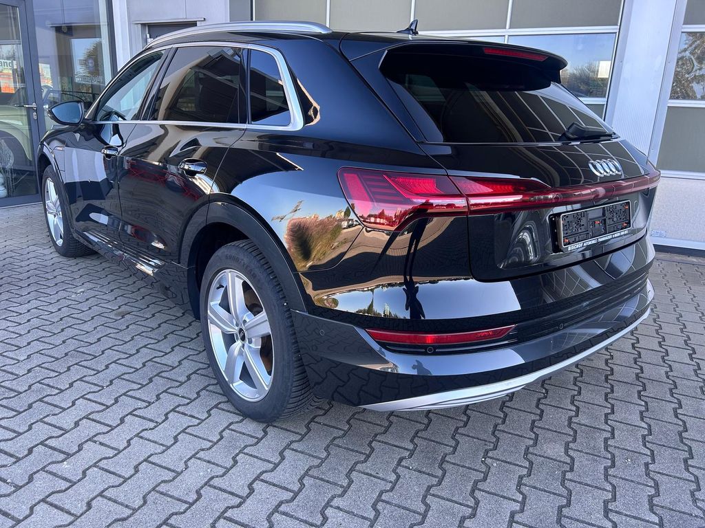 Audi e-tron 2023