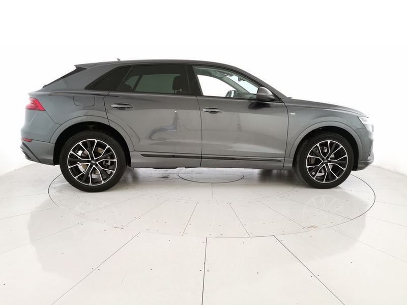 Audi Q8 2021