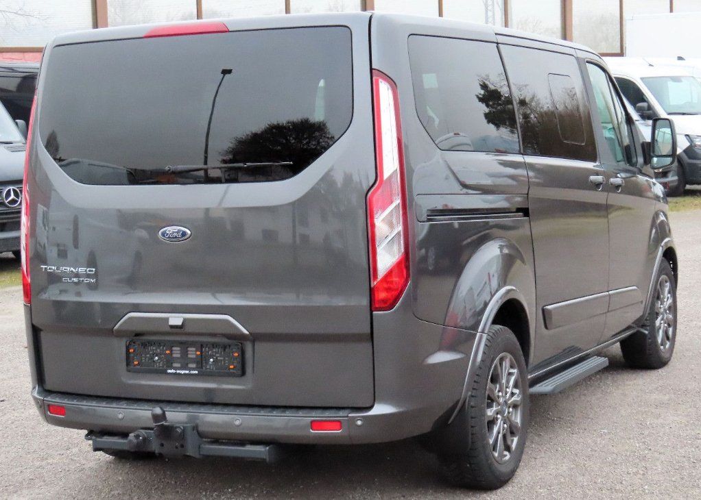 Ford Tourneo Custom 2021